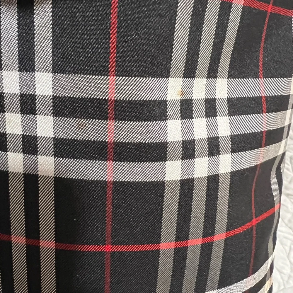 Burberry Bucket - Picture 7 of 9